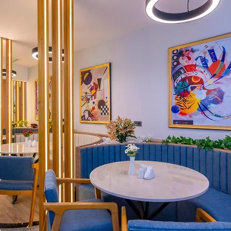 Diamond Luxury Hotell 3*