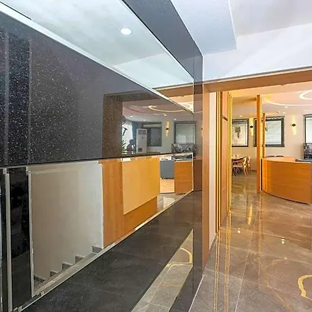 Diamond Luxury Hotel 3*