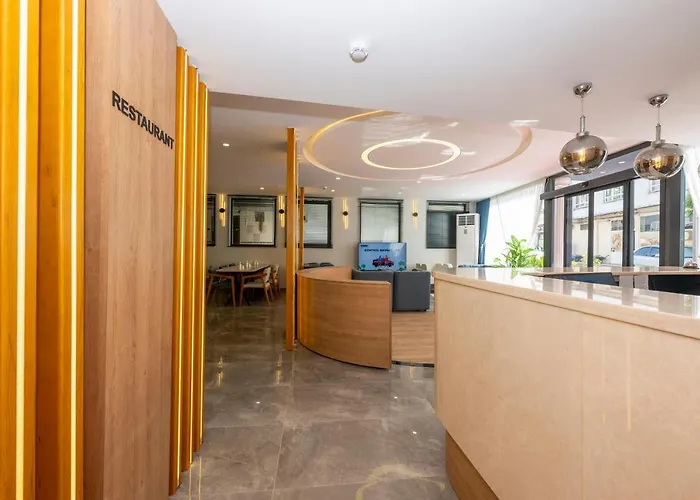 Diamond Luxury Hotel 3*